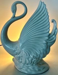 lot 82 image: White Swan Ceramic Table Console Lamp With Winged Accent