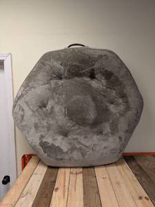 lot 17 image: KIRKLAND SIGNATURE HEX EXTRA LARGE PET BED (TAN)