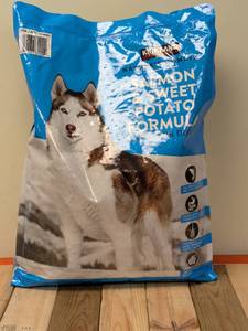 lot 35 image: NEW KIRKLAND SIGNATURE SALMON AND SWEET POTATO FORMULA FOR DOGS