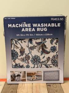 lot 46 image: WYATT & ASH MACHINE WASHABLE AREA RUG- ESTELLA