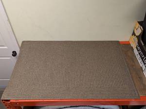 lot 77 image: LARGE OVERSIZED ENTRY RUG (BROWN)