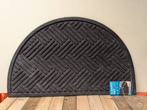 lot 75 image: SCRAPER MAT 24 x 39 (BLACK)