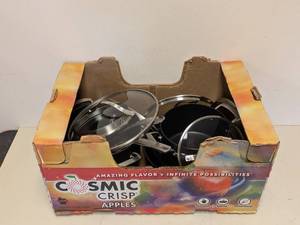 lot 98 image: KIRKLAND SIGNATURE 12-PIECE COOKWARE SET