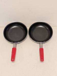 lot 103 image: 2 NEW TRAMONTINA PRO SERIES 8IN COMMERCIAL GRADE FRY PAN