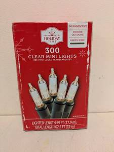 lot 141 image: HOLIDAY TIME 300 CLEAR MINI LIGHTS