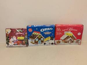 lot 151 image: ASSORTED CHRISTMAS ITEMS