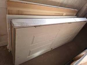 lot 36 image: 18 Interior door slabs