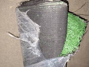 lot 25 image: 12x15.5 artificial turf