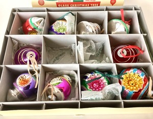 lot 59 image: Box of 10 Christopher Radko Shiny Brite Ornaments