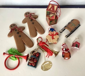 lot 61 image: Group of Assorted Ornaments #2