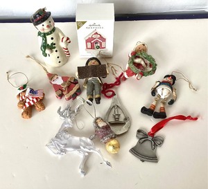 lot 63 image: Group of Assorted  Ornaments #4