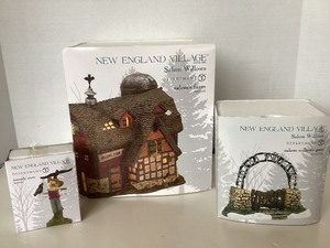 lot 114 image: Dept 56 New England Village Salems Farm  Salem Willows Gate  Scarety Crow