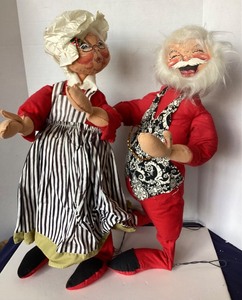lot 182 image: XL Annalee Mr. & Mrs. Santa Claus