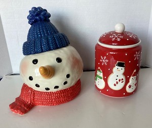 lot 195 image: Pair of Hallmark Christmas Cookie Jars