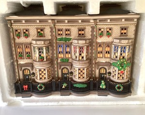 lot 48 image: Dept 56 Dickens Village Series Mulberrie Court