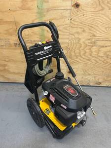 lot 125 image: Taskmaster pressure washer with Honda engine MSRP $475