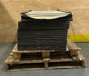 lot 127 image: Premium Porcelain HD LEONARDO VENATO POLISHED 320sq 24 x48  ft 20 packs 2 tiles per pack (40 tiles)