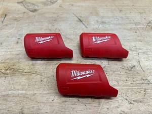 lot 129 image: Milwaukee M12 Heated Gear battery holder (lot of 3)