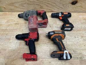 lot 139 image: NON WORKING Drills and impact drill (lot of 4)