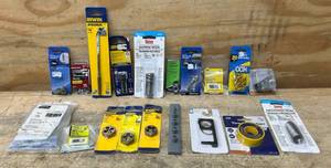 lot 173 image: Hangers, Bolts, Tool Bits Random lot of 20