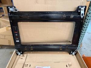 lot 24 image: DEMCO 5TH WHEEL BRACKET