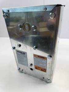 lot 28 image: EXTREME MAX TRAILER WINCH