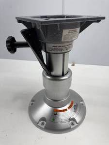 lot 42 image: SPRINGFIELD BOAT SEAT PEDESTAL