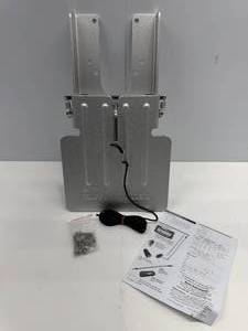 lot 44 image: DAVIS HAPPY TROLLER PLATE