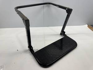 lot 96 image: EXTREME MAX FOLDING TIRE STEP