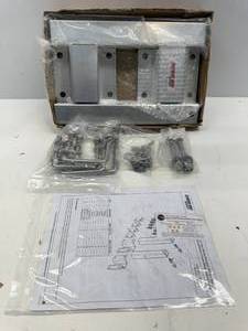 lot 118 image: EXTREME MAX SWIVEL-TOP BUNK BRACKET