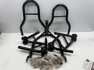 lot 132 image: EXTREME MAX SPORT BIKE FRONT & REAR LIFT STAND