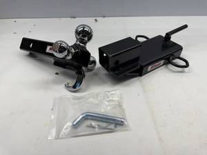 lot 168 image: EXREME MAX CLAMP-ON FORKLIFT HITCH