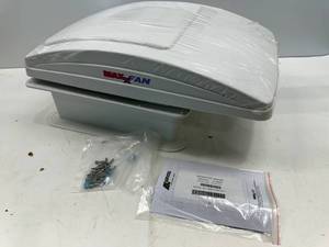 lot 205 image: MAXXFAN RV EXHAUST FAN