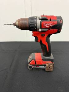 lot 11 image: Milwaukee M18 Brushless Drill Driver with RedLithium CP2.0 Battery