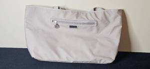 lot 109 image: Bello Russo Beige Tote Bag and Quilted Crossbody Purse Set