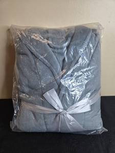 lot 139 image: Unopened Gray Plush Bathrobe with Ribbon Tie in Orig Pkg