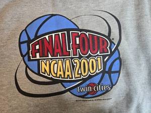 lot 185 image: Lee Sport NCAA Final Four 2001 Twin Cities Sweatshirt XL