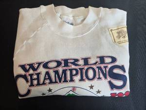 lot 186 image: 1991 World Series Minnesota Twins Champions Sweatshirt XXL Tee Jays
