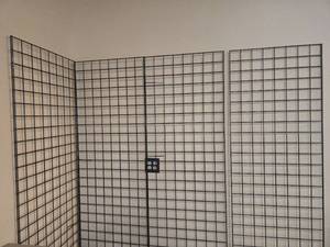 lot 188 image: Set of Black Metal Gridwall Panels for Display or Organization