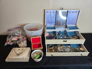 lot 224 image: Large Vintage Costume Jewelry Collection with Jewelry Box and Assorted Accessories