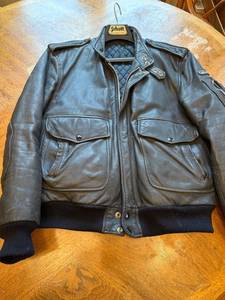lot 28 image: Hein Gericke Black Leather Bomber Jacket Size 40 with Quilted Lining