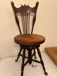 lot 30 image: Antique Wood Piano Stool with Claw Feet and Ornate Backrest
