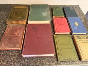 lot 35 image: Collection of 10 Antique and Vintage Poetry and Literature Books