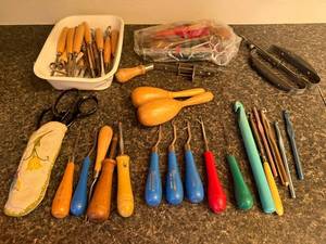 lot 49 image: Large Lot of Vintage Rug Hooking and Craft Tools Spinners Crochet Scissors