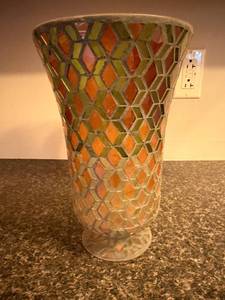 lot 50 image: Mosaic Glass Vase by Creative Home Accents, 11 Inch Tall