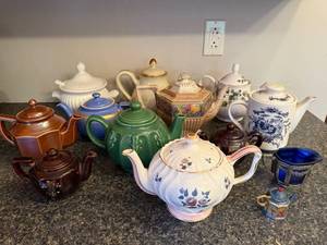 lot 53 image: Collection of 11 Vintage and Decorative Teapots, Assorted Styles