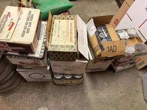 lot 54G image: Collection of Assorted Canning and Mason Jars with Lids