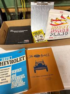 lot 59G image: Collection of Vintage Automotive Manuals and Hobby Booklets