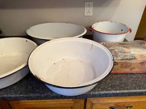 lot 60 image: Set of 4 Vintage White Enamel Wash Basins and Red Trim Utility Pot with Mirro Food Chopper