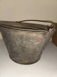 lot 77 image: Great North American Railway Antique Metal Ash Bucket with Lid and Handle